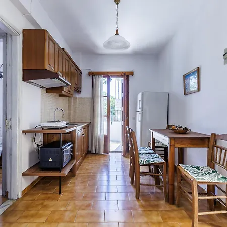 Balou Skopelos Town